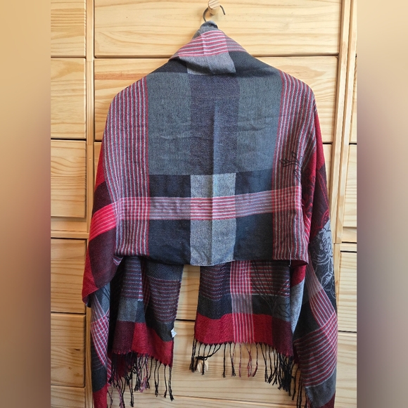 Plaid Red and Gray Scarf - Picture 4 of 4